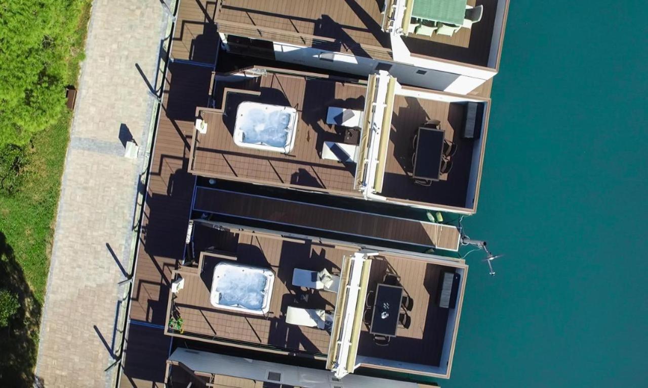 Floating House Hurrea Villa ปอร์โตรอซ ภายนอก รูปภาพ
