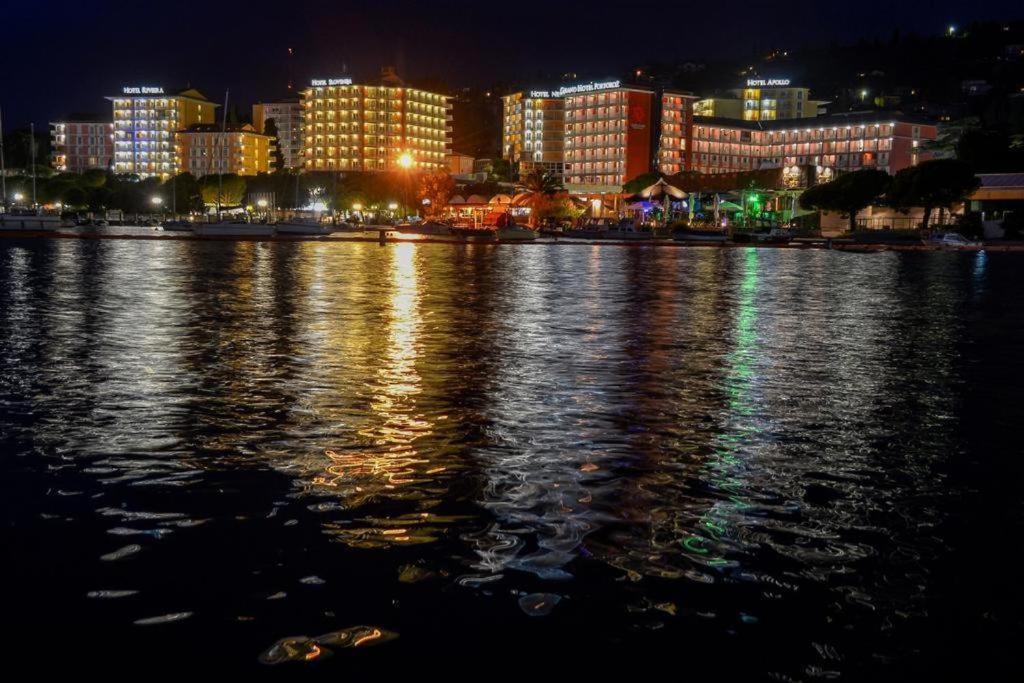 Floating House Hurrea Villa ปอร์โตรอซ ภายนอก รูปภาพ