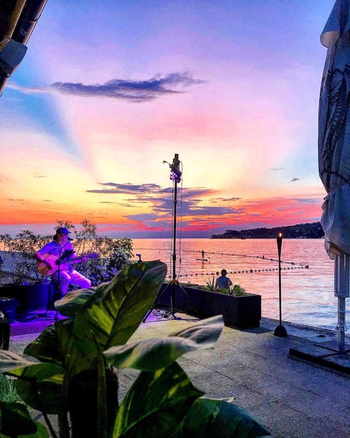 Floating House Hurrea Villa ปอร์โตรอซ ภายนอก รูปภาพ