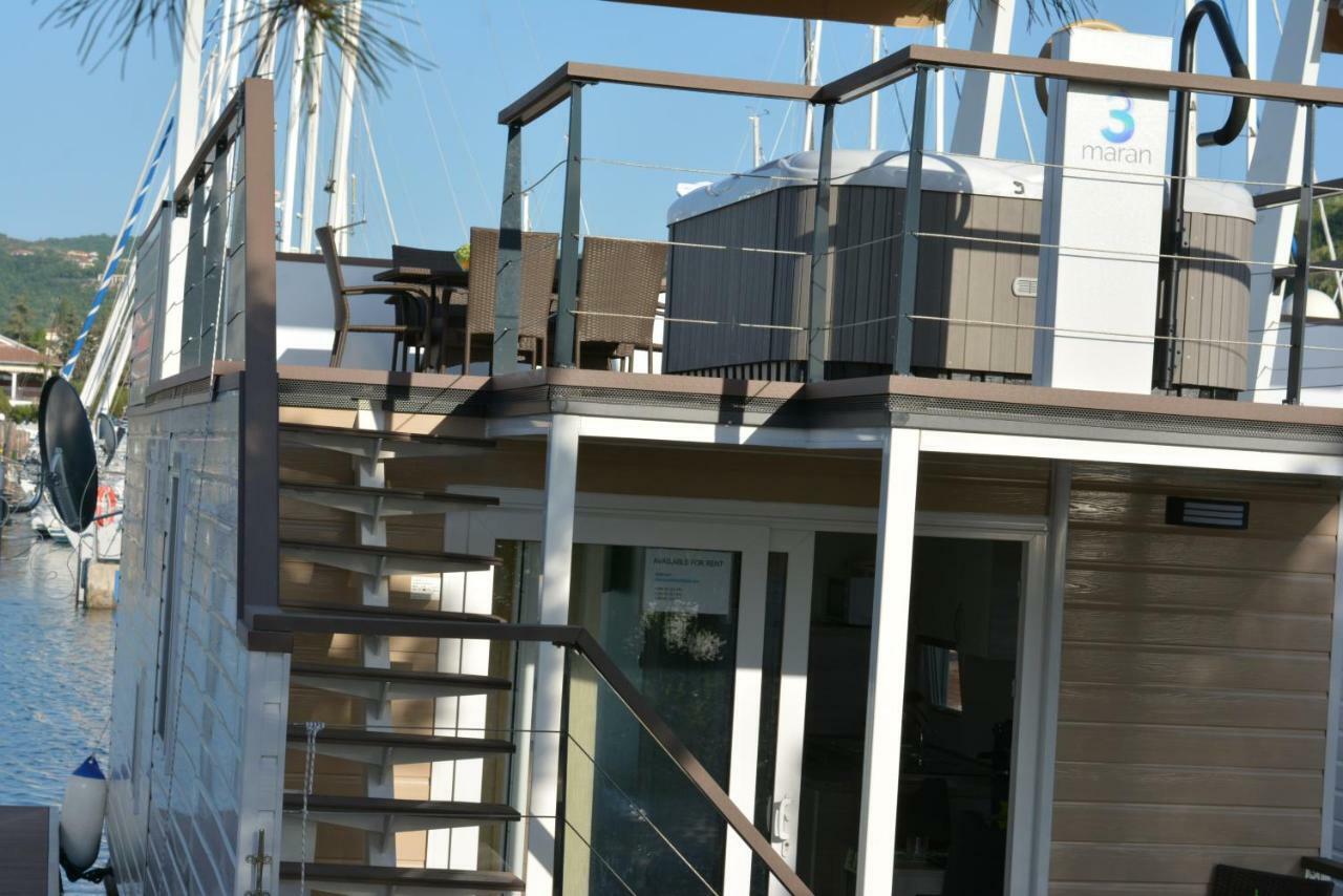 Floating House Hurrea Villa ปอร์โตรอซ ภายนอก รูปภาพ
