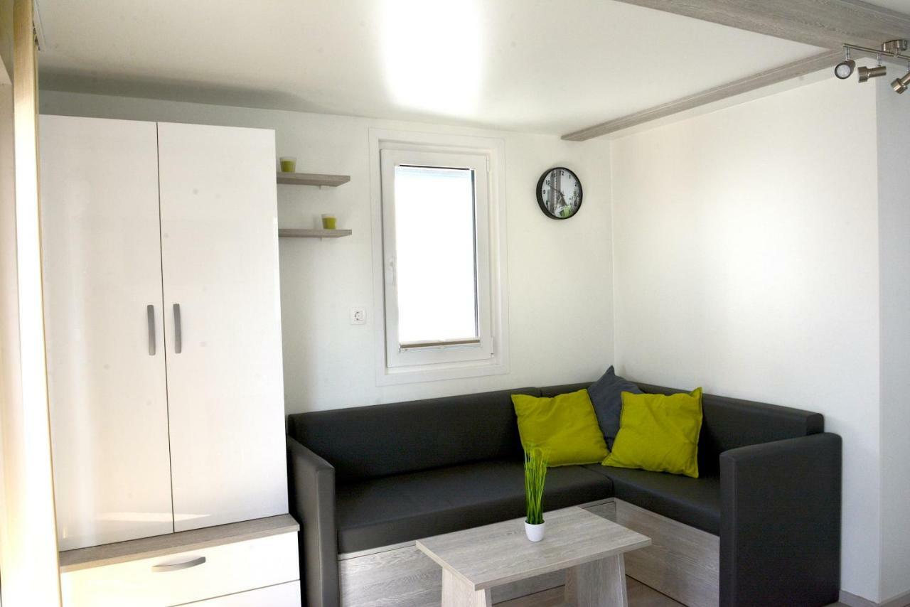 Floating House Hurrea Villa ปอร์โตรอซ ภายนอก รูปภาพ