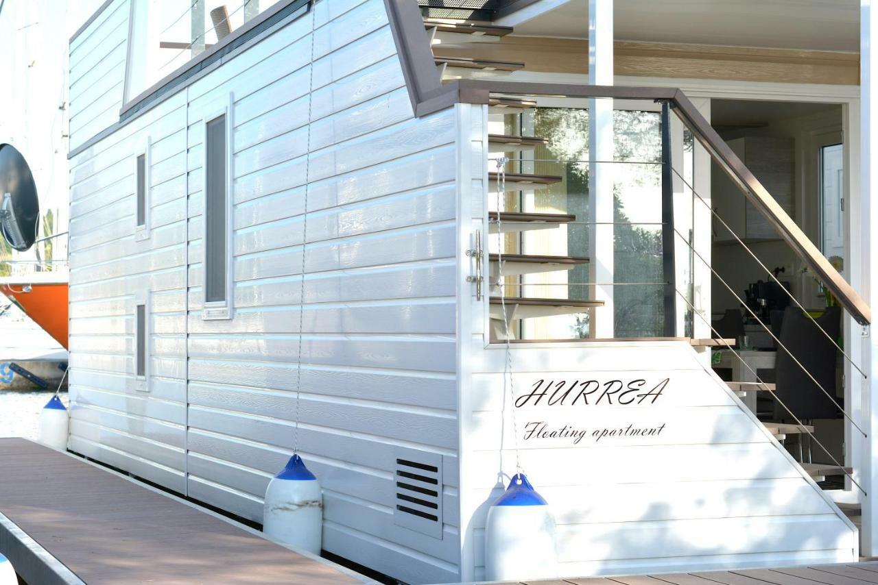 Floating House Hurrea Villa ปอร์โตรอซ ภายนอก รูปภาพ